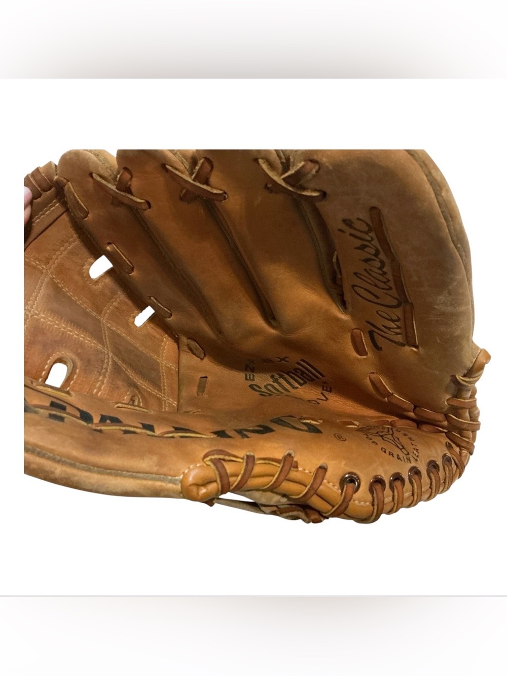 Spalding The Classic 12”-12.5” Softball Glove RHT Full Grain Leather 42-5315
